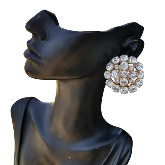 VINTAGE LARGE ROUND GOLDTONED & WHITE RHINESTONES CLIP ON STATEMENT EARRINGS - Picture 1 of 4
